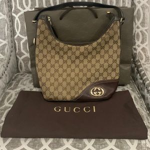 Gucci 👜